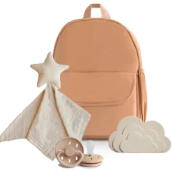 Babyshowergave - rygsæk med babyartikler i dansk design
