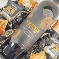 Gavekurv - lækker italiensk rødvin og chokolade