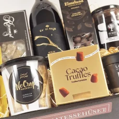 Gavekurv med rødvin og eksklusiv konfekture