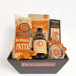 Gavekurv - orange ølkurv med specialøl og delikatesser