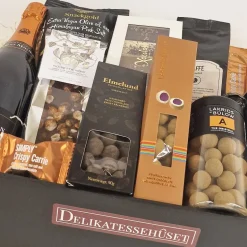 Gavekurv - overdådig Champagnekurv med champagne, kaffe, chokolade og lækkerier