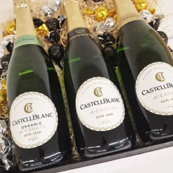 Gavekurv - overdådig vingave med tre formidable flasker Cava