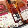 Gavekurv - sig 'Tillykke' med sydafrikansk Rosé og danske specialiteter