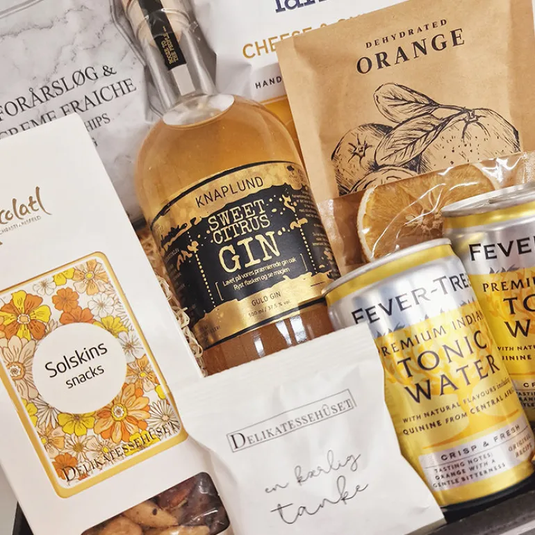 Gavekurv - sommergul solskinskurv med gin og tonic
