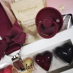 Gave til babyshower - babyforkælelse og chokolade til mor og far