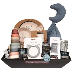 Gave til Babyshower - gavekurv med luksusforkælelse til far, mor og baby