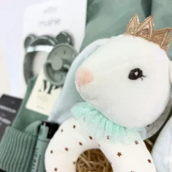 Grøn gavekurv med forkælelse til baby og mor