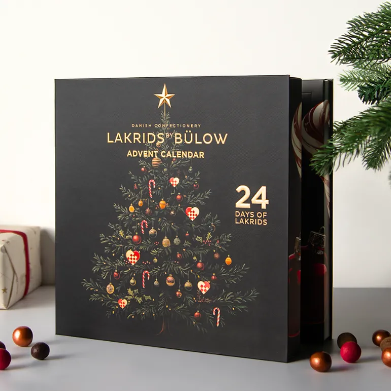 Julekalender Lakrids by Bülow 2026 inkl. gratis Classic lakrids (værdi 99,-)