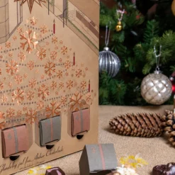 Julekalender til 2 personer med fyldte chokolader fra Anker Chokolade