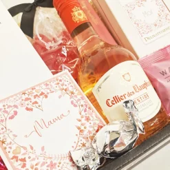 Mors dag gavekurv med Rosévin og lækkerier