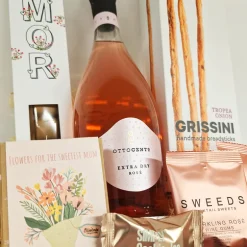 Mors dag gave med rosévin og delikatesser