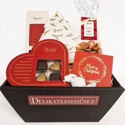 Sød julekurv - med chokolade, pebernødder og knas
