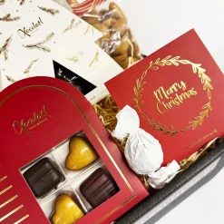 Sød julekurv - med chokolade, pebernødder og knas