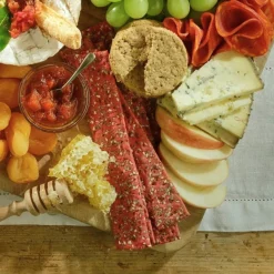 Snackbrød med tomat og basilikum