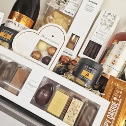 Stor eksklusiv gavekurv med rødvin, Esclavo Gran Reserva og masser chokolade