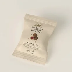 STORKØB, Vingummi med hvid chokolade, lakrids og vilde bær. Flowpack - Box the original (50 stk.)