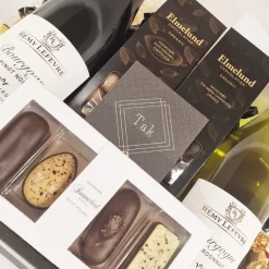 TAK' gavekurv med Bourgogne vin, nødder & chokolade