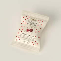 Vingummi med hvid chokolade og jordbær. Love Edition. Flowpack - Box the original