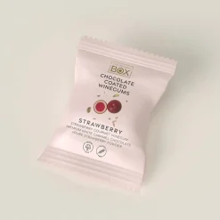 Vingummi med karamel chokolade og jordbær. Flowpack - Box the original